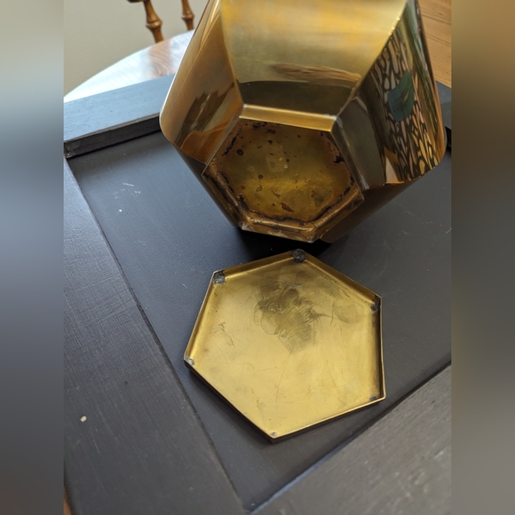 Brass Urn or Vase. Lid. Hexagon shape. 10 inches high. Light weight. - Picture 2 of 6